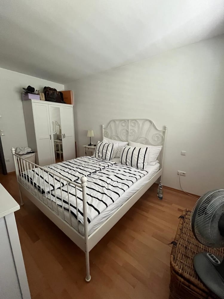 Schlafzimmer, Bild 2 von 2