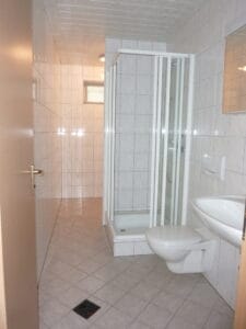 Dusche & WC im UG