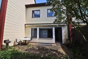 Terrasse, West-Ansicht der Immobilie